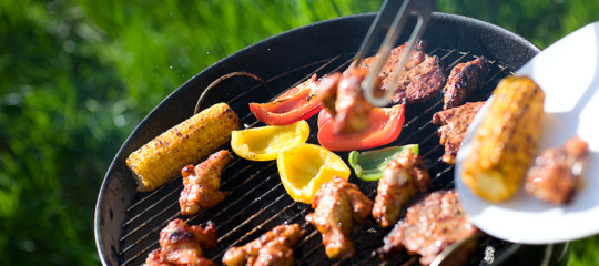 grilling with raw vegetables and cooked meat